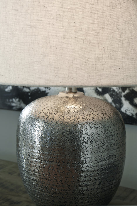 Magalie Metal Table Lamp (1/CN)